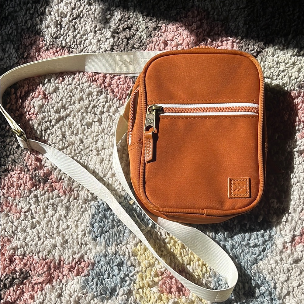 THREAD Crossbody Bag